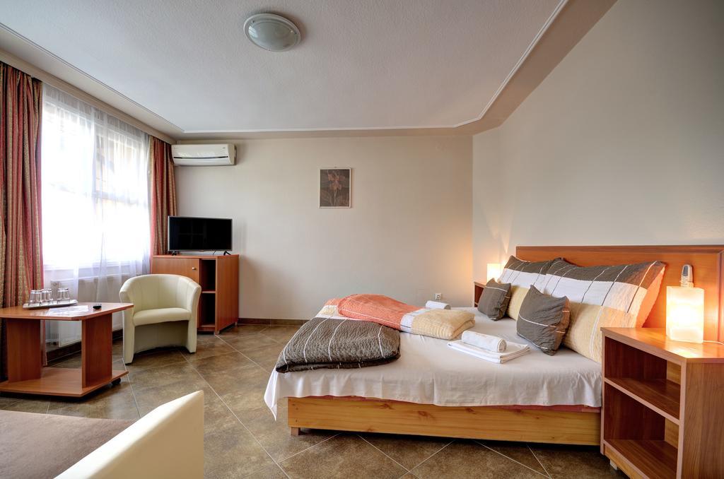 Hotel Roz Szentendre Luaran gambar