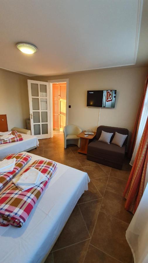 Hotel Roz Szentendre Luaran gambar